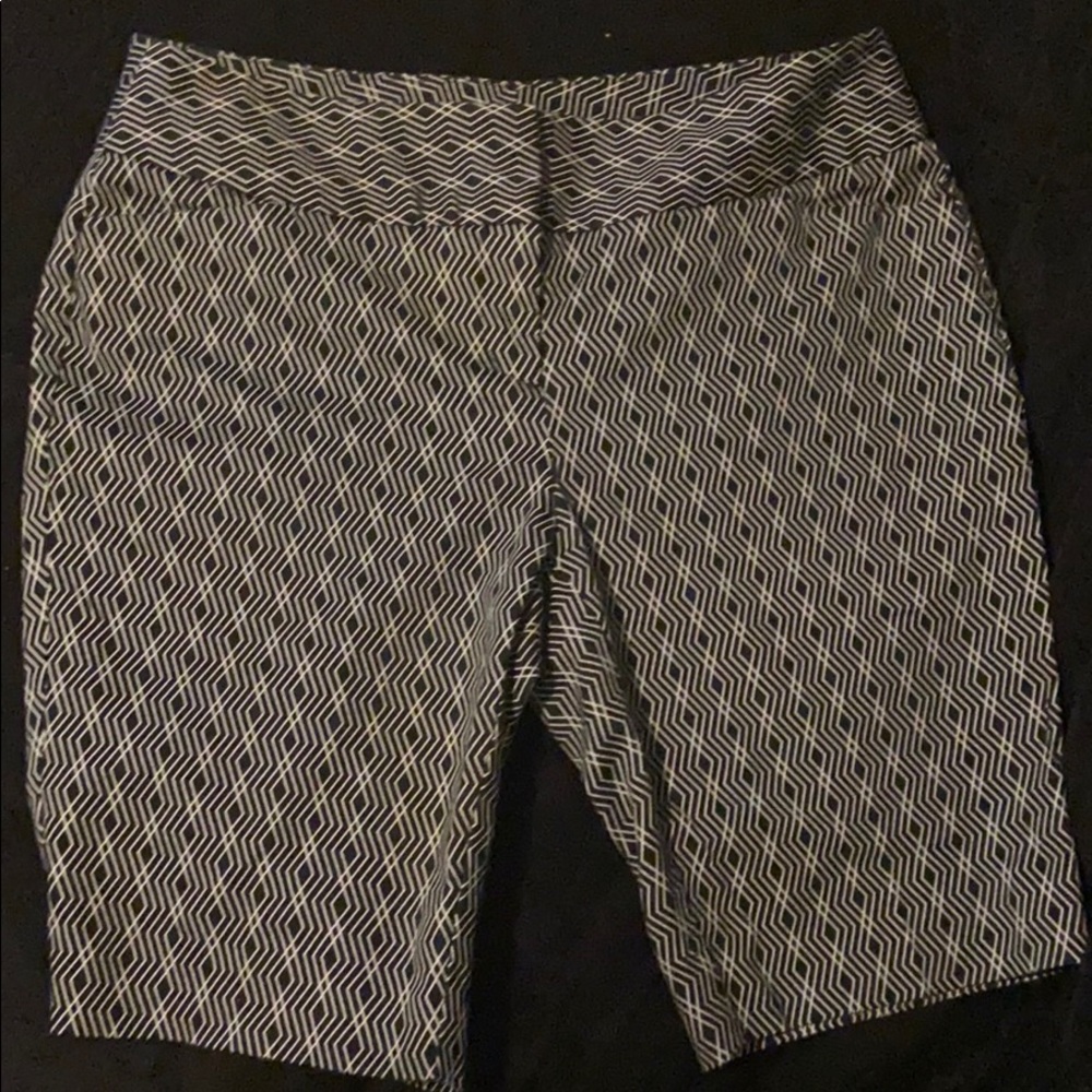 Pantalón 3/4 negro y blanco